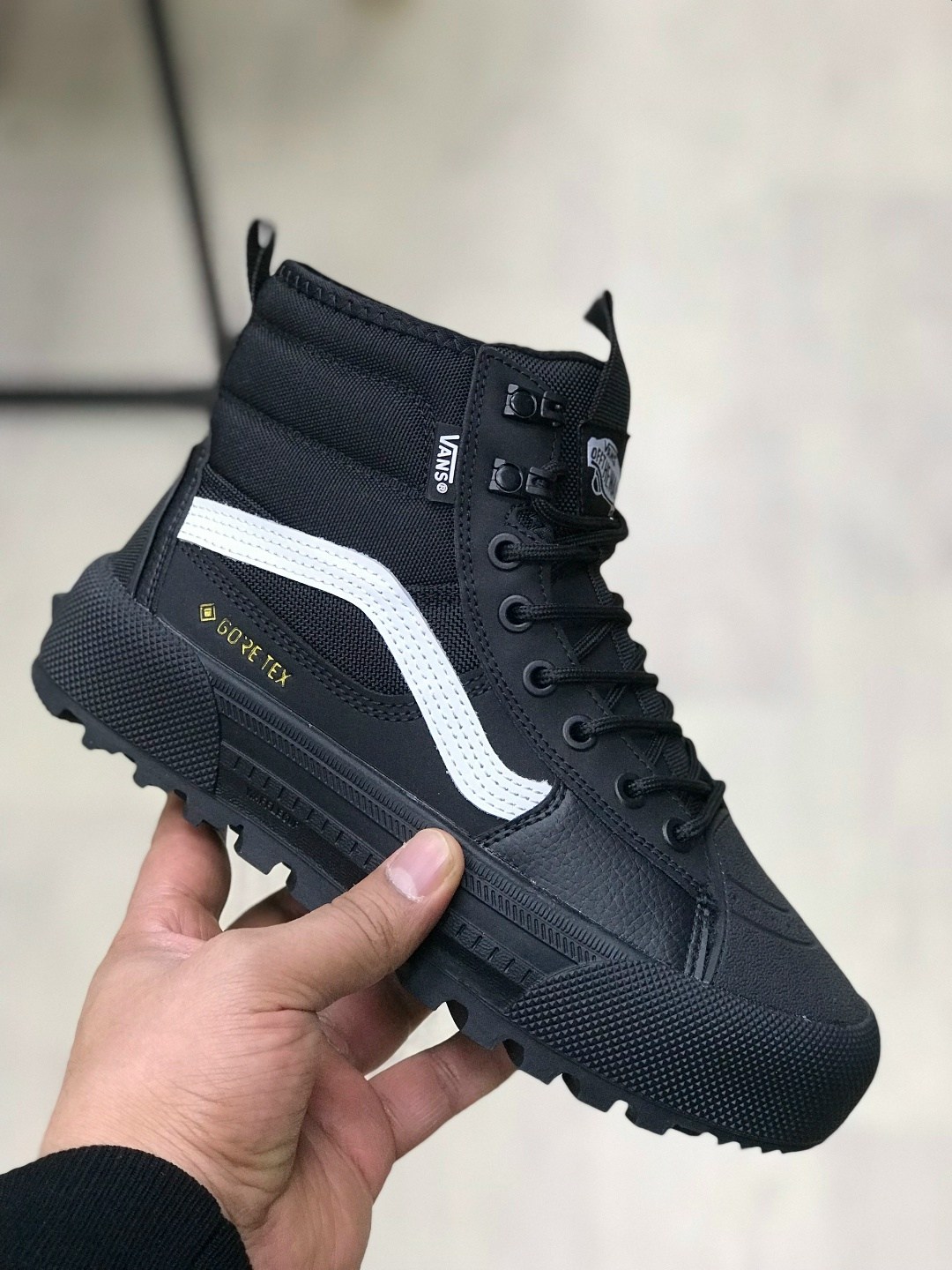 ,зимние кроссовки,кроссовки мужские vans,мужская ,походная