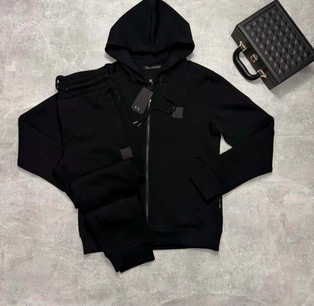 спортивный костюм brunello cucinelli,спортивные костюмы мужские,спортивные костюмы,спортивный костюм для мужчин