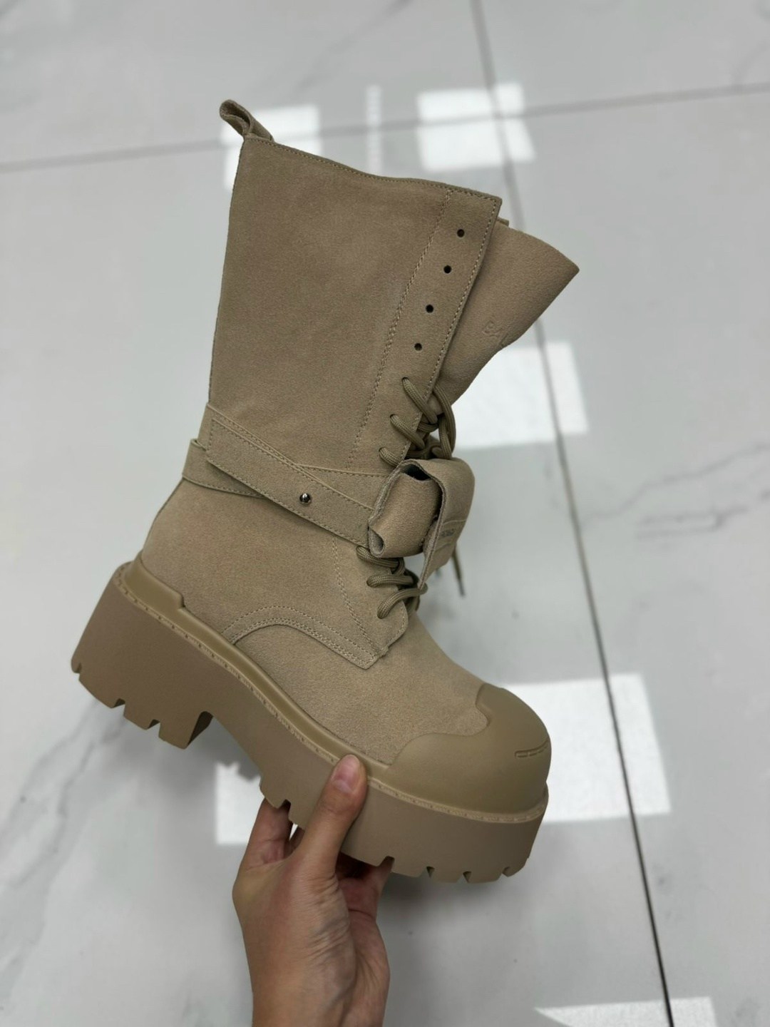 ,ботинки balenciaga,женские ботинки,ботинки модные,женская