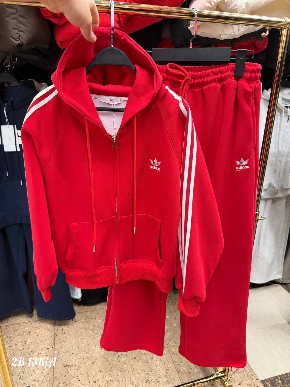 адидас ориджинал женский костюм адидас,спортивный костюм адидас женский красный,красный костюм адидас ориджинал,костюм адидас красный,женский спортивный костюм adidas