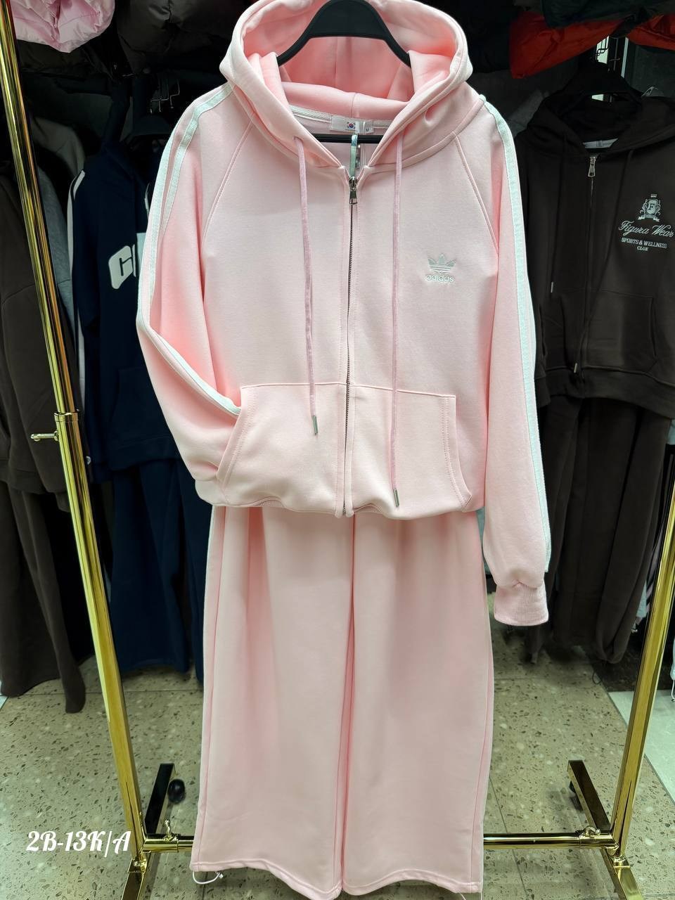 адидас ориджинал женский костюм адидас,спортивный костюм адидас женский красный,красный костюм адидас ориджинал,костюм адидас красный,женский спортивный костюм adidas