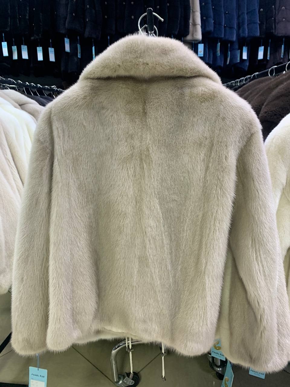 женская шуба из натурального меха норки,шубы норковые,короткая шуба,женская шуба,меховое пальто