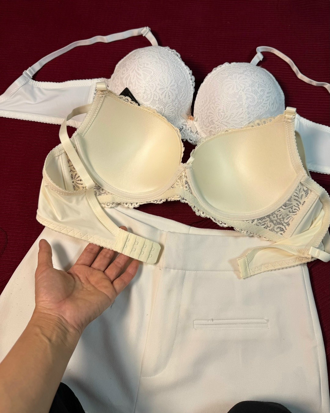 нижнего белья комплект,женское нижнее белье,бюстгальтер,белый комплект нижнего белья,бюстгальтер пуш ап