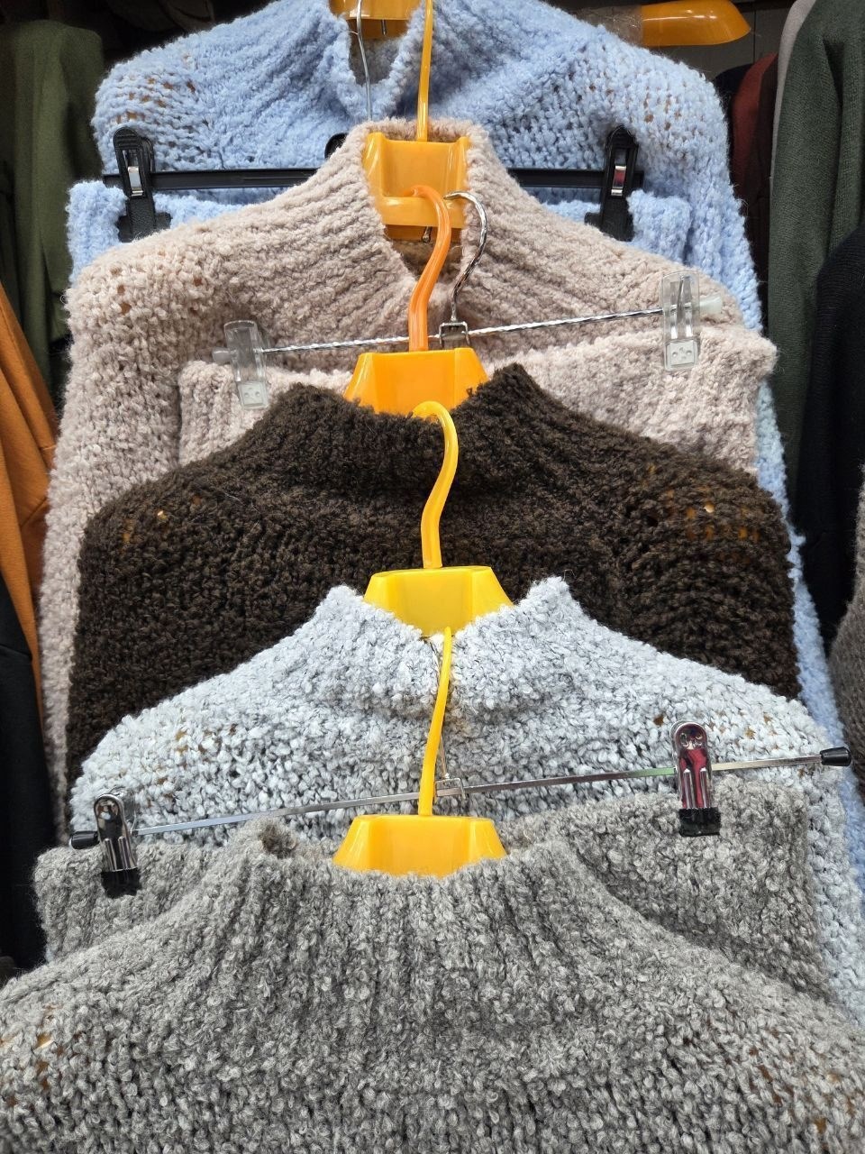 костюм с юбкой вязаный,теплый вязаный костюм с юбкой,вязаные костюмы,вязаный костюм женский с юбкой,трикотажные костюмы