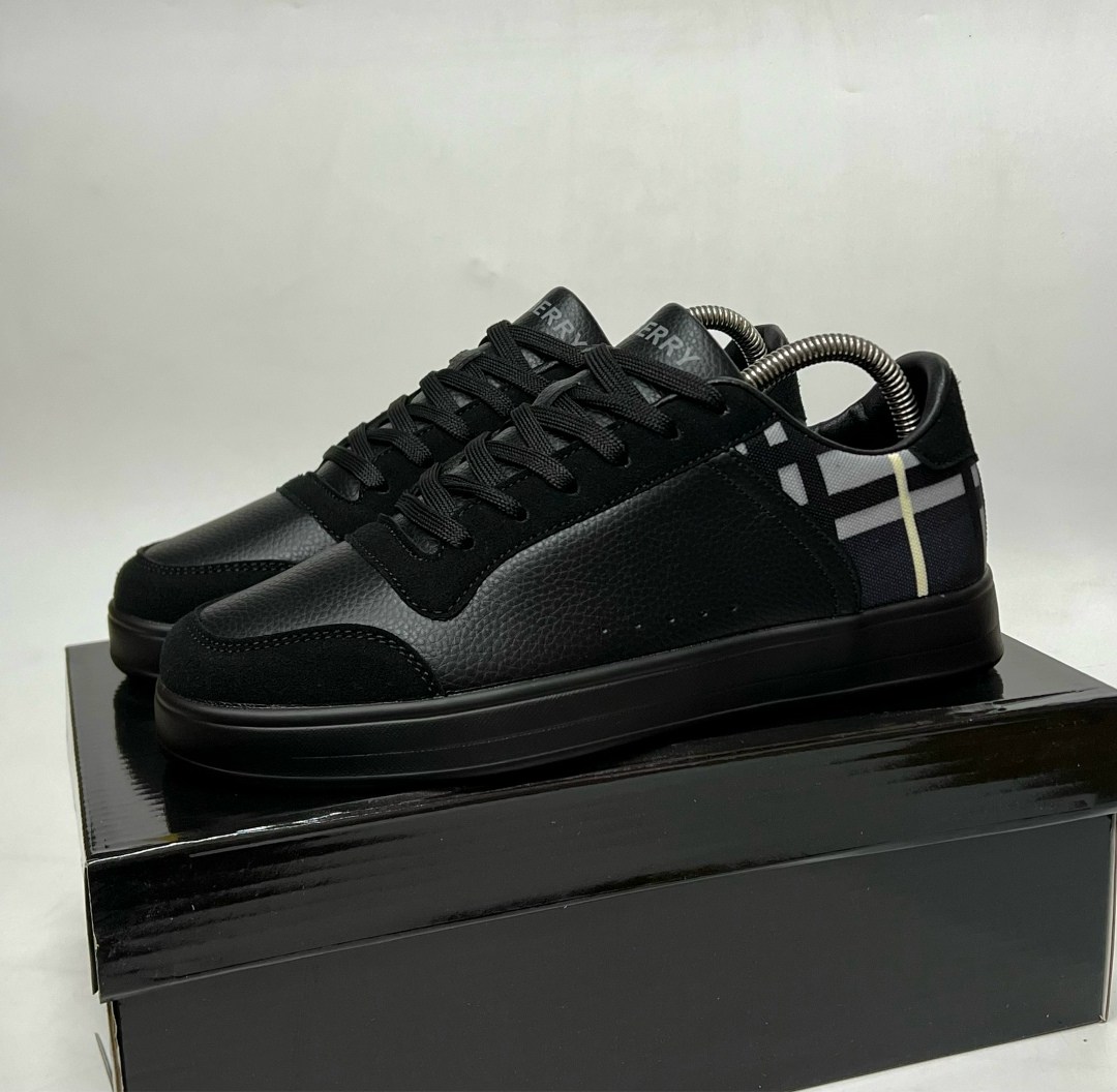 кроссовки burberry,кеды burberry,,кроссовки burberry мужские с надписью на подошве сбоку,кроссовка мужской