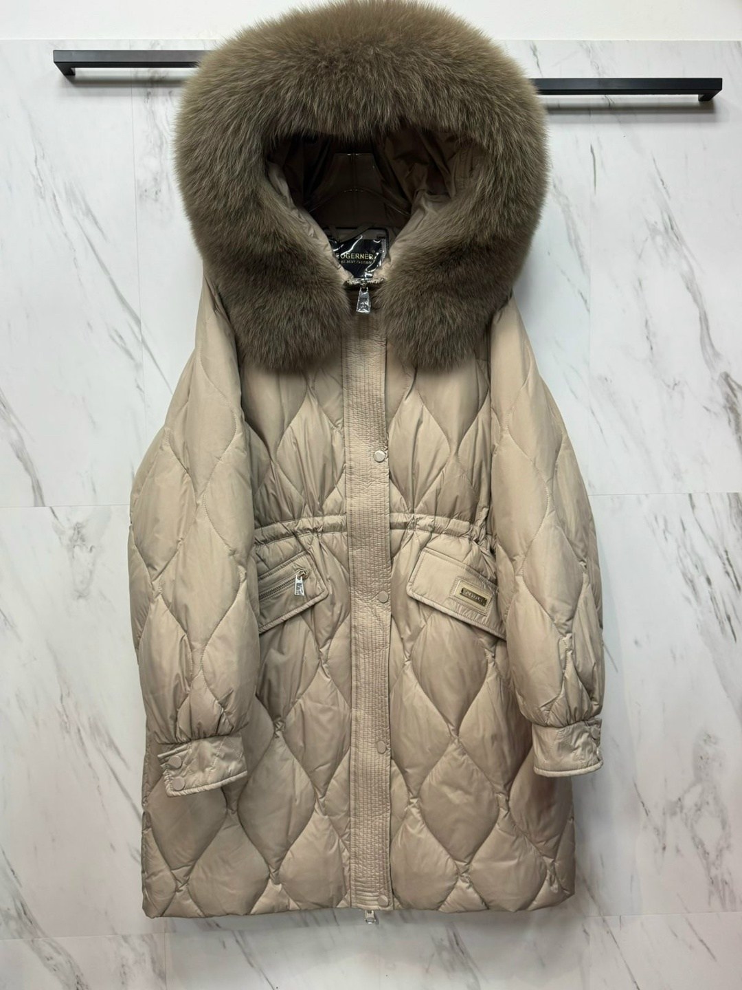 пуховики с мехом,зимние куртки,пуховики с натуральным мехом,пуховик удлиненный,пуховик женский зимний