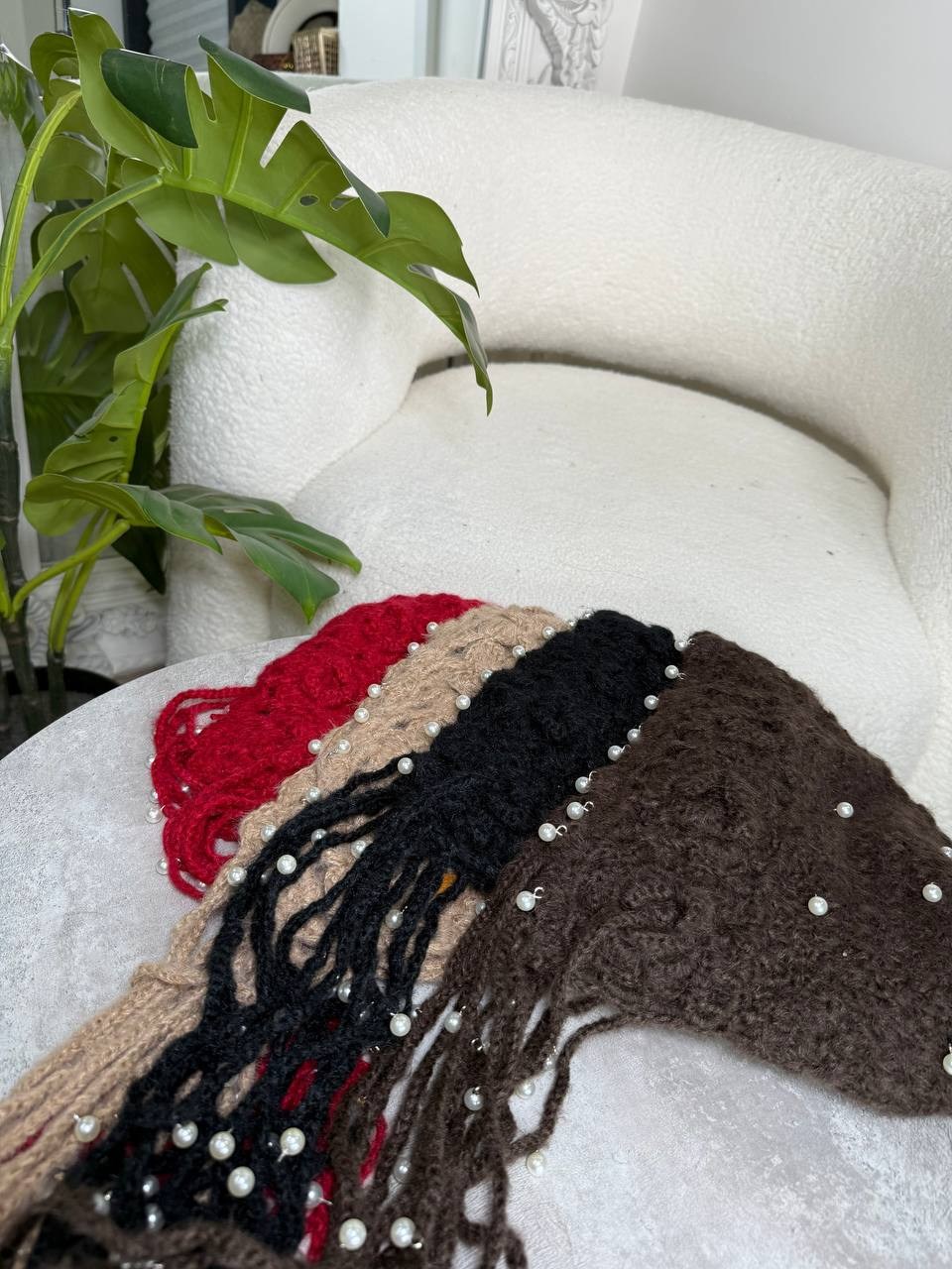 шапка с пайетками,капор с пайетками,шапка чепчик с пайетками,шапка вязаная с пайетками,берет с пайетками