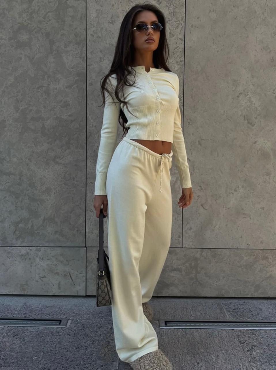 трикотажные костюмы,костюмы женские,вязаные костюмы,белый брючный костюм,женский трикотажный костюм