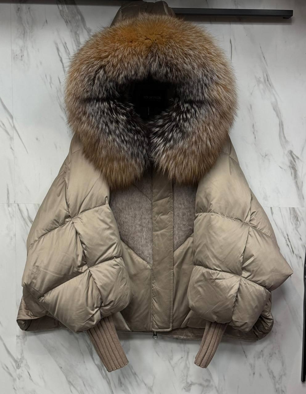 женский пуховик с воротником из натурального меха,женский пуховик с меховым воротником,короткий пуховик,пуховики с мехом,женский пуховик