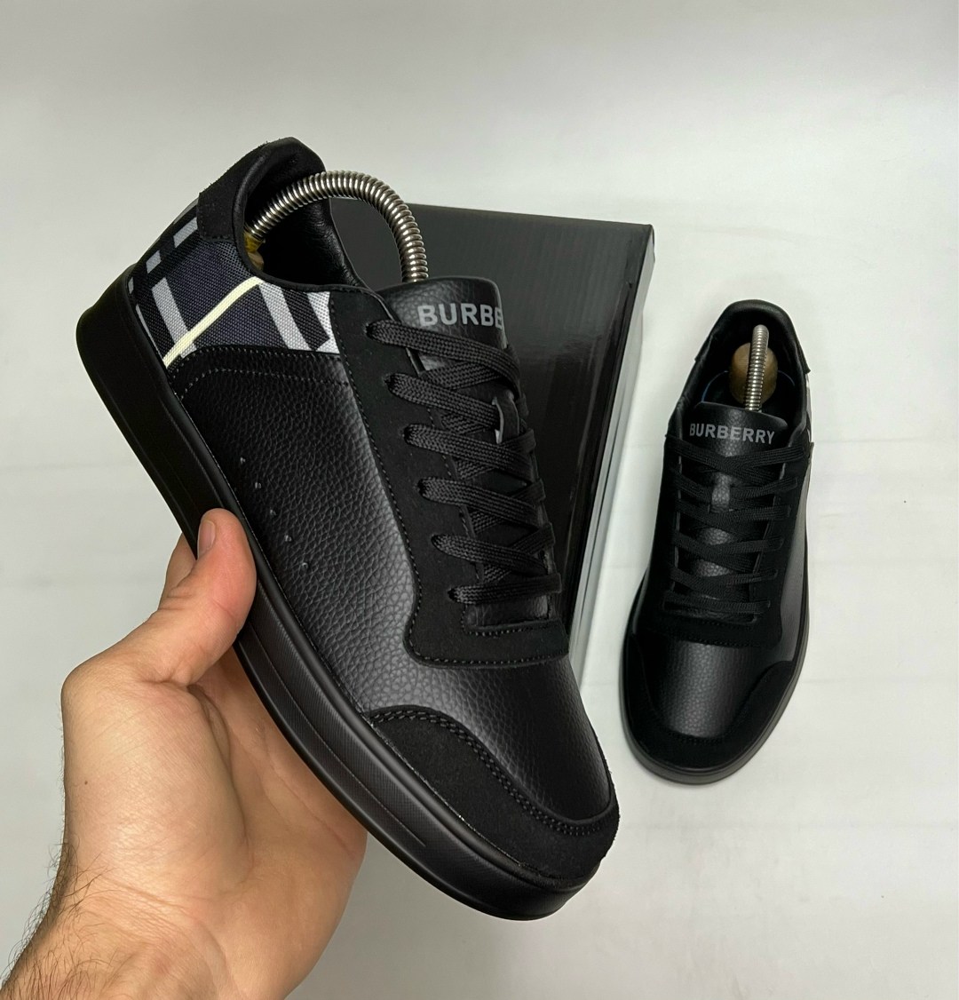 кроссовки burberry,кеды burberry,,кроссовки burberry мужские с надписью на подошве сбоку,кроссовка мужской