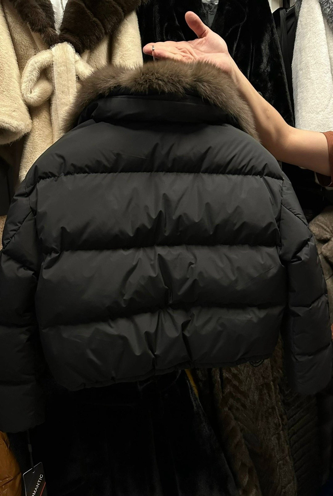 пуховики с натуральным мехом,пуховики с мехом,куртка пуховик с натуральным мехом,пуховик женский короткий,куртка пуховик