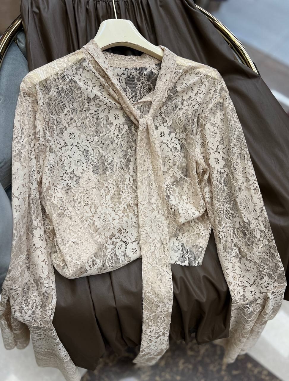 блузка с кружевами,юбка с поясом,блуза,модное платье,юбка