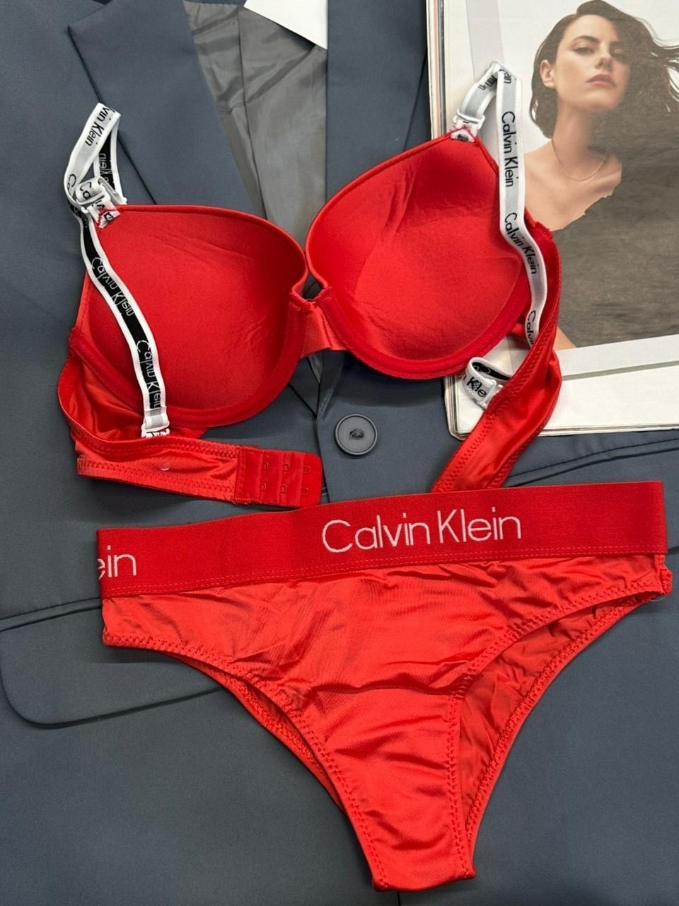 комплект женского нижнего белья,комплект нижнего белья,комплект женского белья,комплект нижнего белье красный,нижнее белье женский