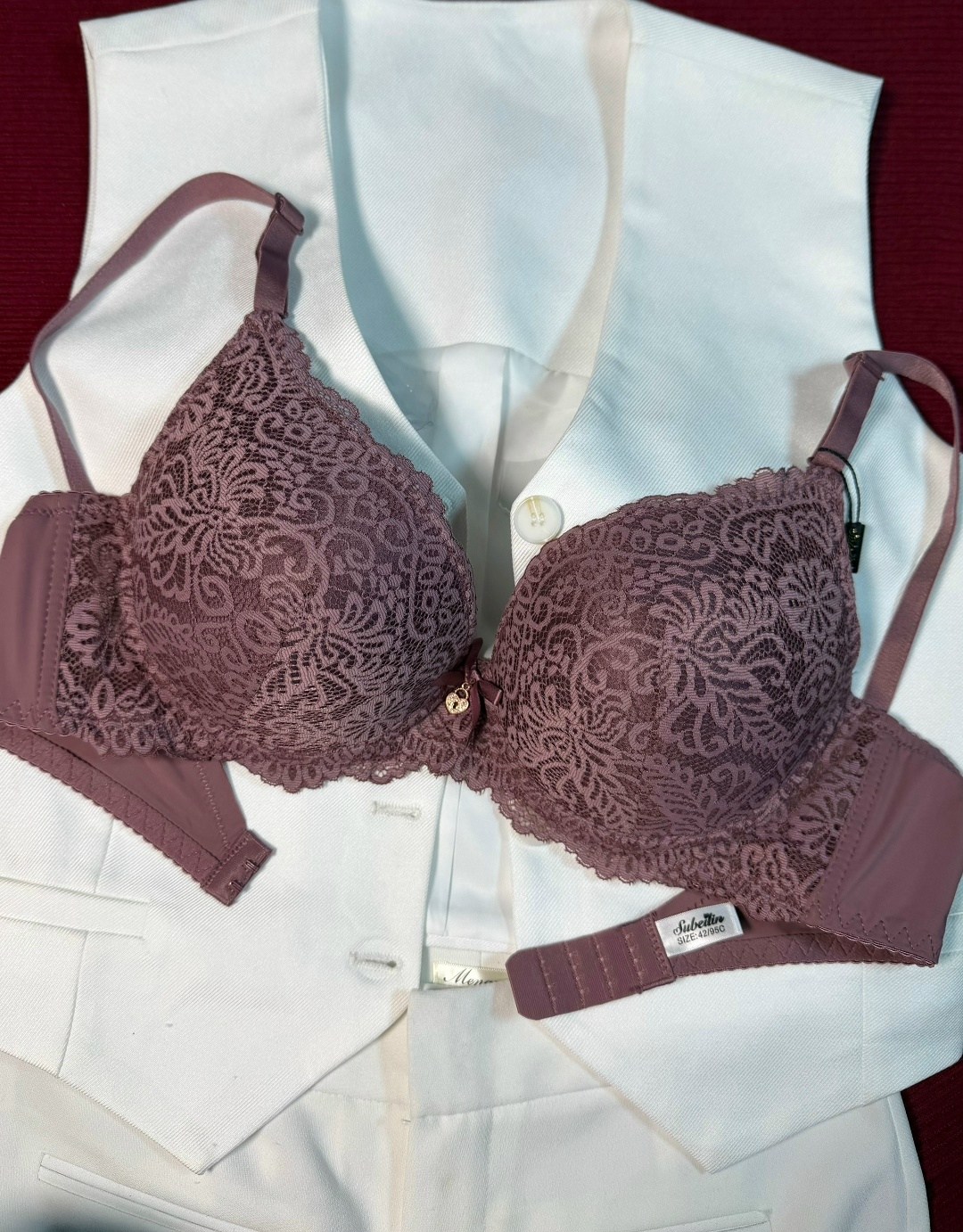 нижнего белья комплект,женское нижнее белье,бюстгальтер,белый комплект нижнего белья,бюстгальтер пуш ап