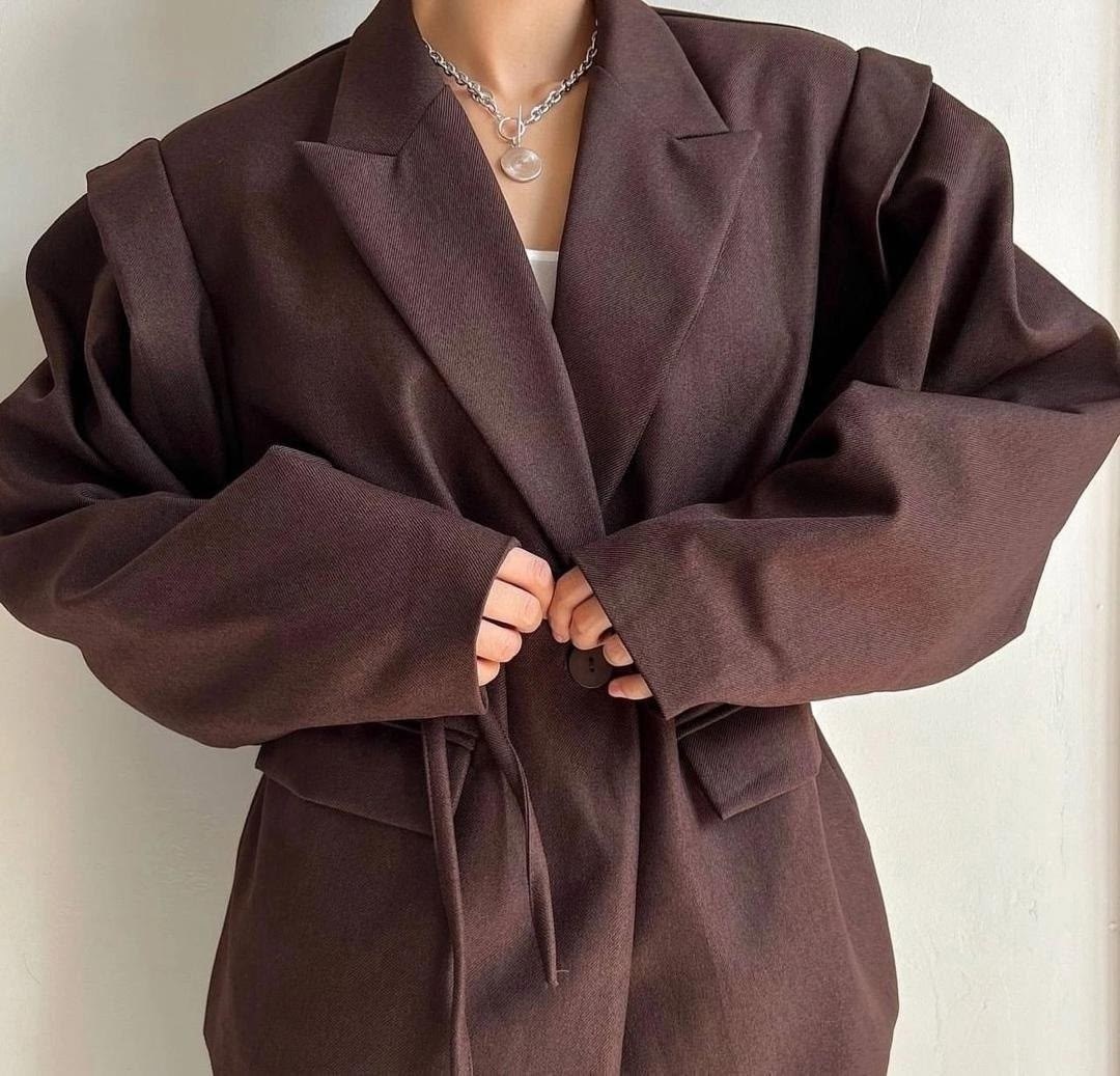 элегантные пальто,элегантный блейзер,женские жакеты,пиджак с поясом,женский костюм