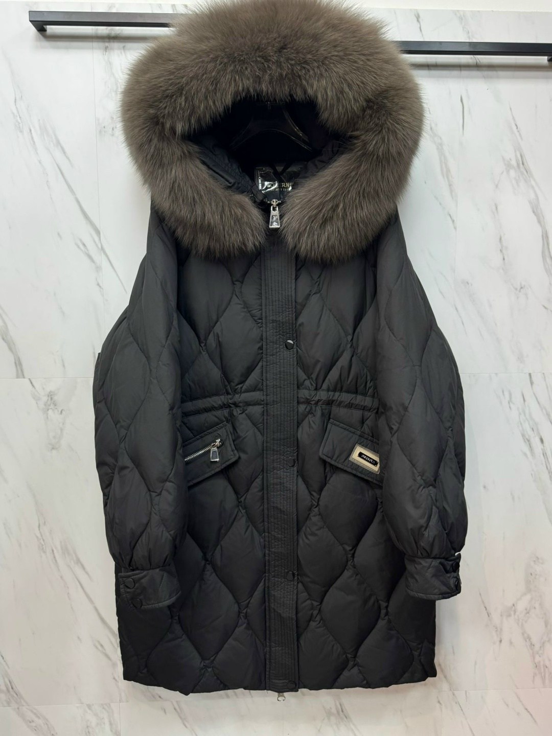 пуховики с мехом,зимние куртки,пуховики с натуральным мехом,пуховик удлиненный,пуховик женский зимний