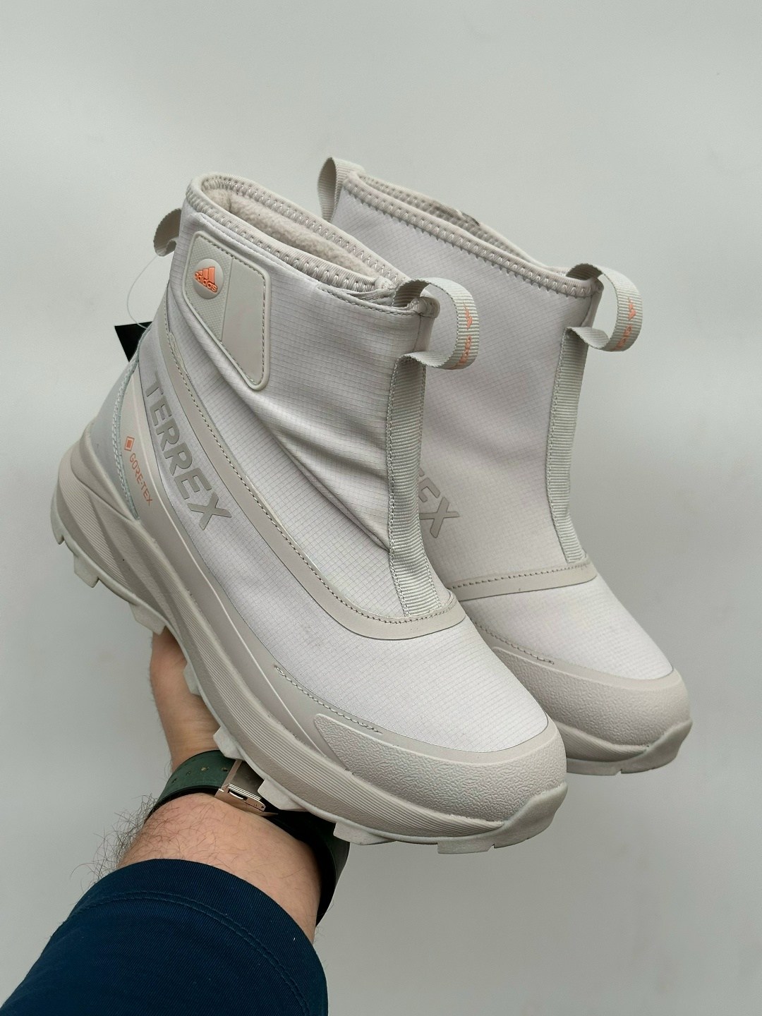 зимние сапоги adidas,сапоги адидас женские зимние,дутики adidas,полусапожки адидас женские зимние,сапоги адидас белые