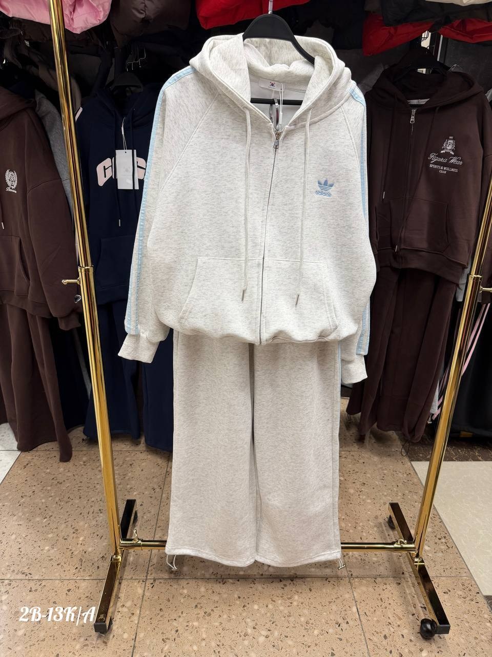 адидас ориджинал женский костюм адидас,спортивный костюм адидас женский красный,красный костюм адидас ориджинал,костюм адидас красный,женский спортивный костюм adidas