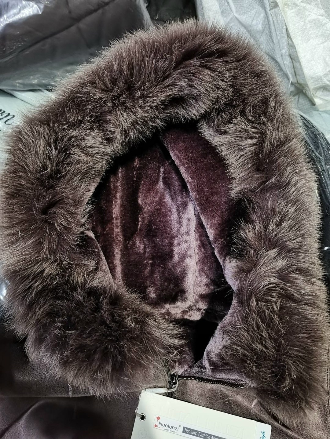 шуба из мутона,мутоновая шуба,мутоновая шуба с капюшоном мосмеха,мутоновые шубы мосмеха,мутоновая шуба с капюшоном