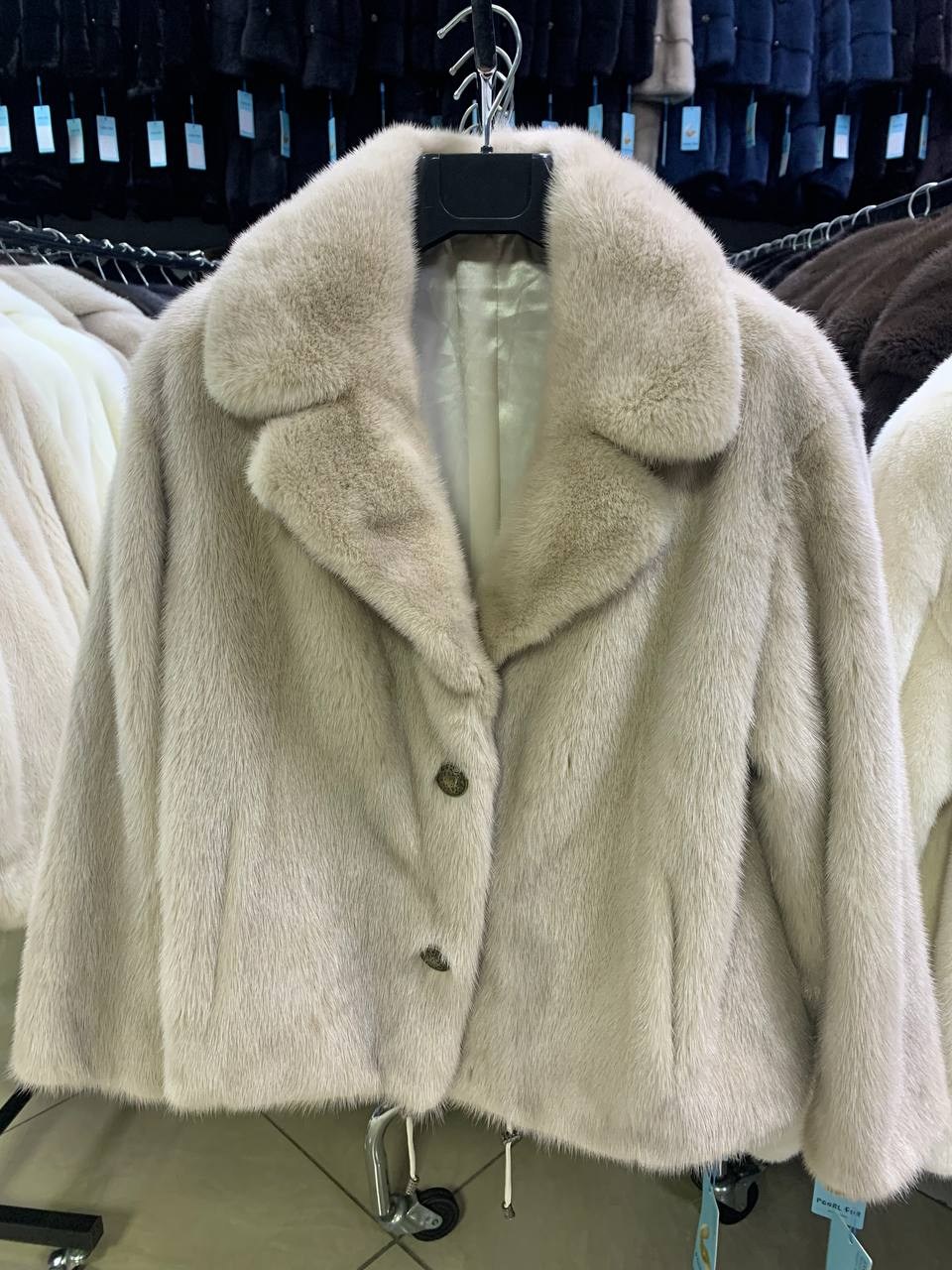 женская шуба из натурального меха норки,шубы норковые,короткая шуба,женская шуба,меховое пальто