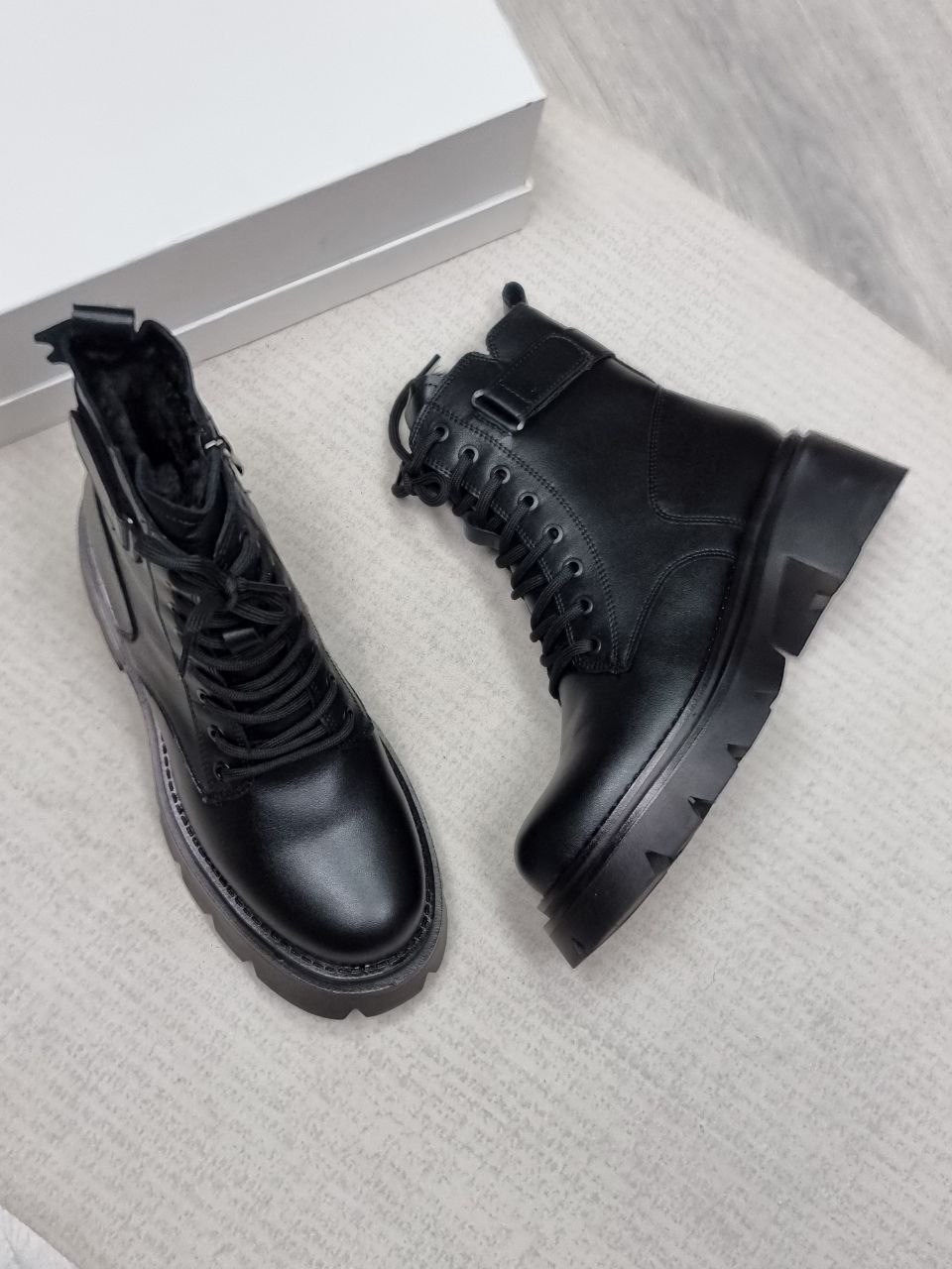 ботинки женские,,ботинка,зимние ботинки,модные ботинки