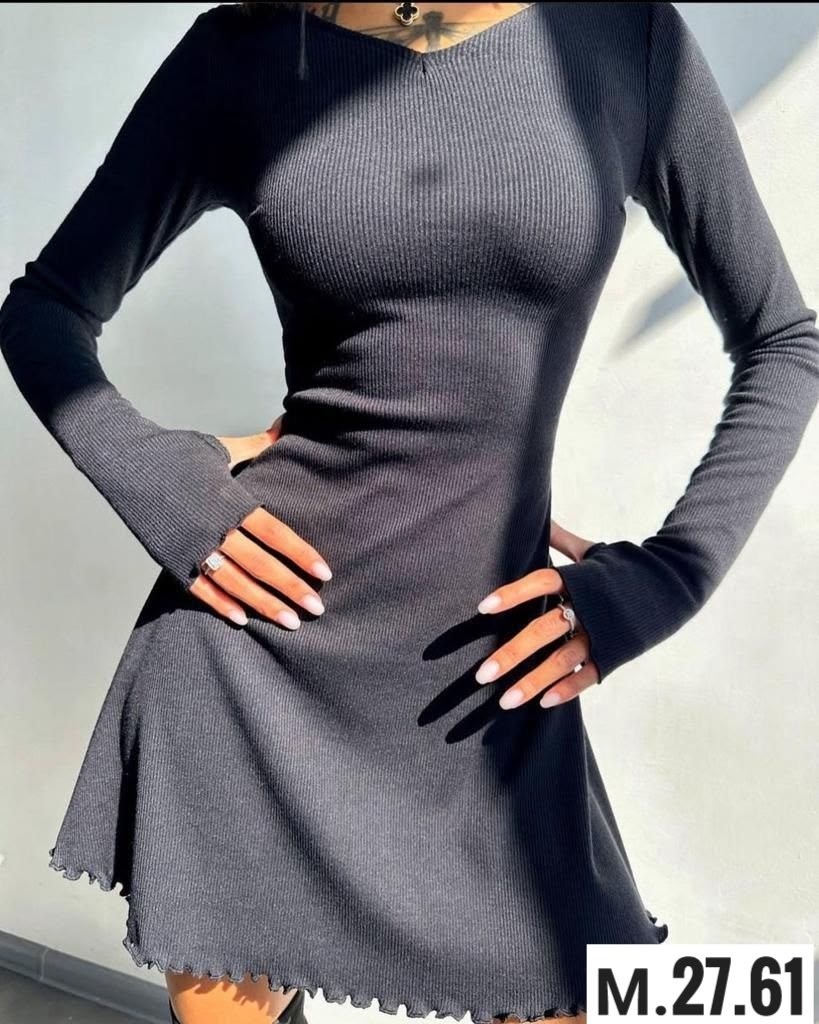 трикотажное платье мини,платье лапша расклешенное,трикотажное платье,платье женская,облегающее платье с длинными рукавами