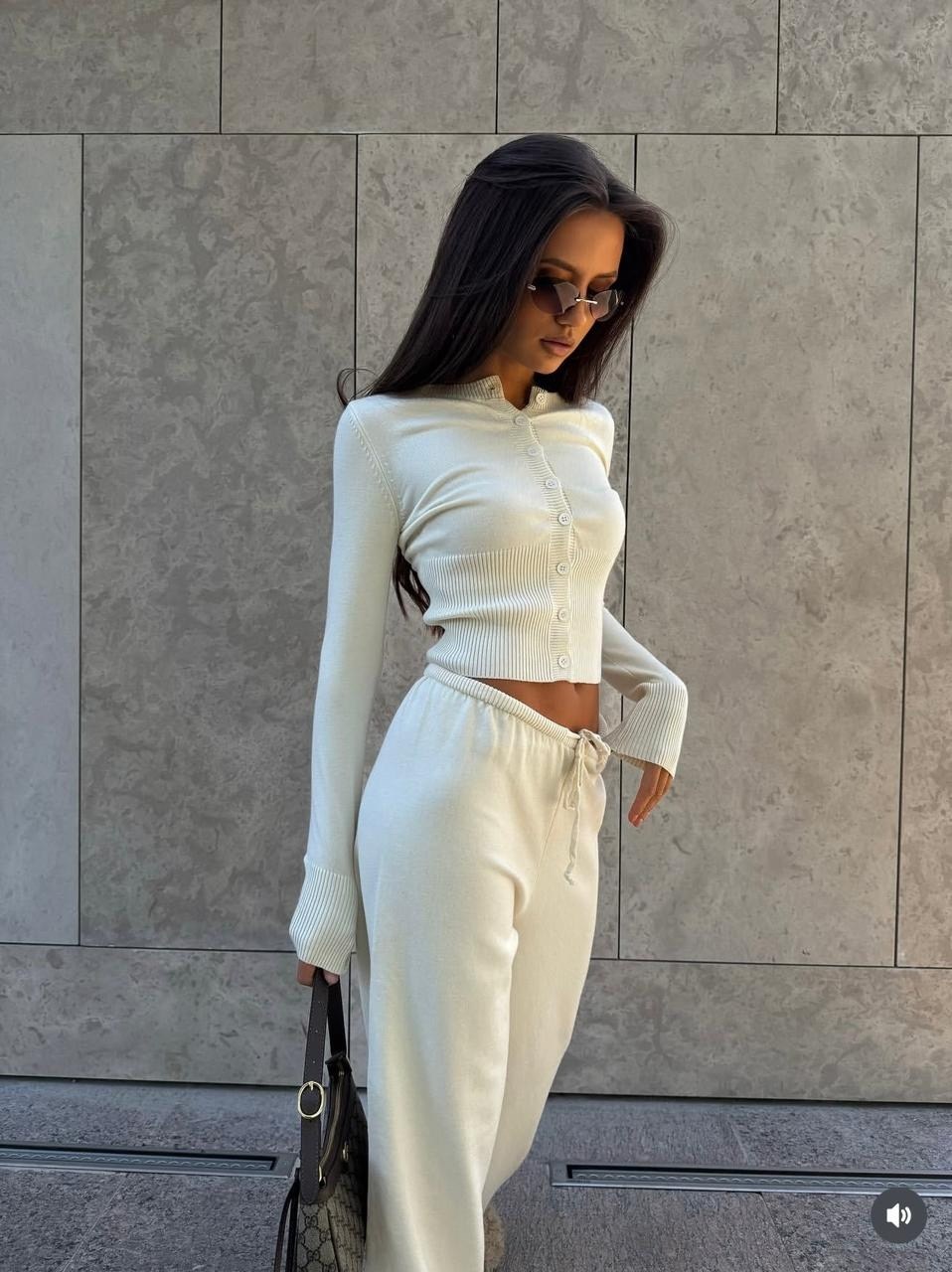 трикотажные костюмы,костюмы женские,вязаные костюмы,белый брючный костюм,женский трикотажный костюм