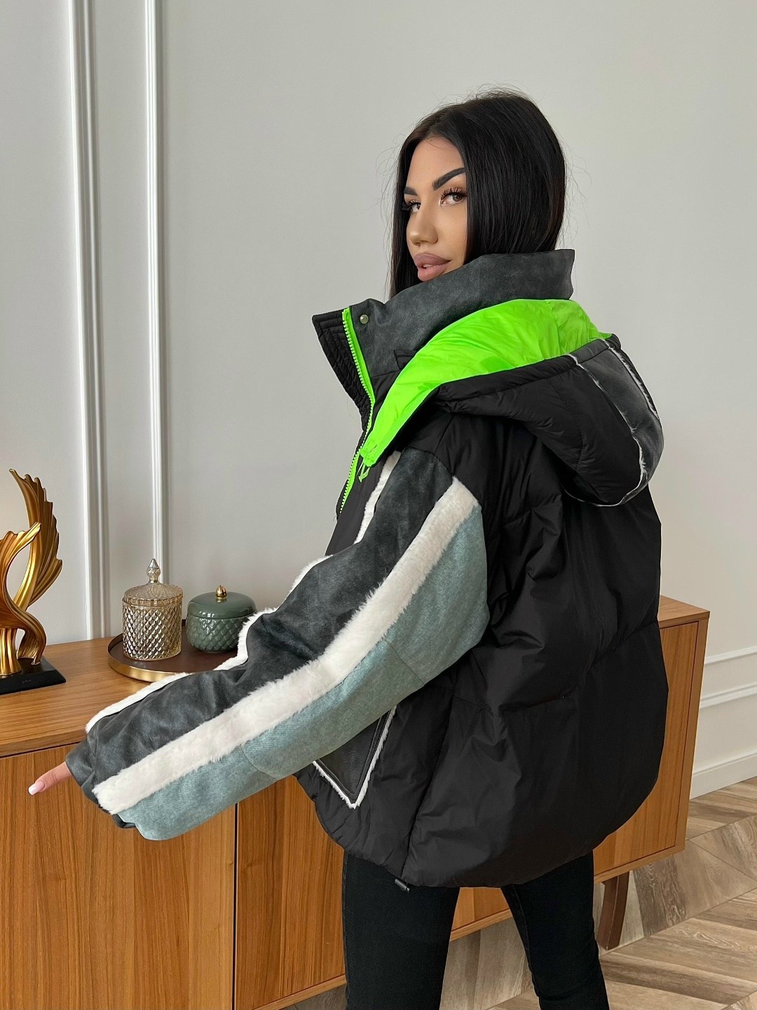 куртка стильная,куртки ,куртка,куртка комбинированная,женская куртка