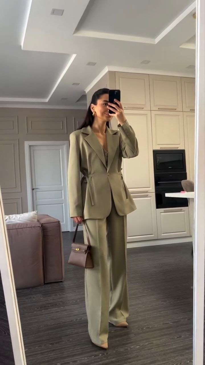 женские костюмы,костюм тройка женский,стильные костюмы,модные брючные костюмы,брючный костюм элегантный