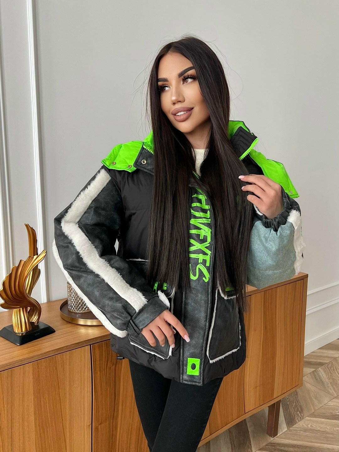 куртка стильная,куртки ,куртка,куртка комбинированная,женская куртка