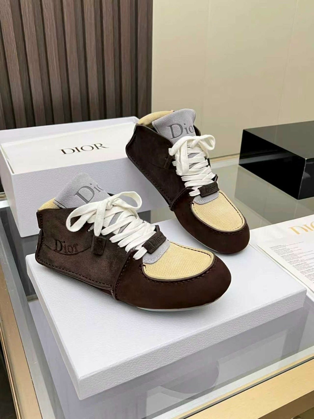 ,dior кроссовки,кроссовки christian dior,кроссовки dior женские,кеды диор