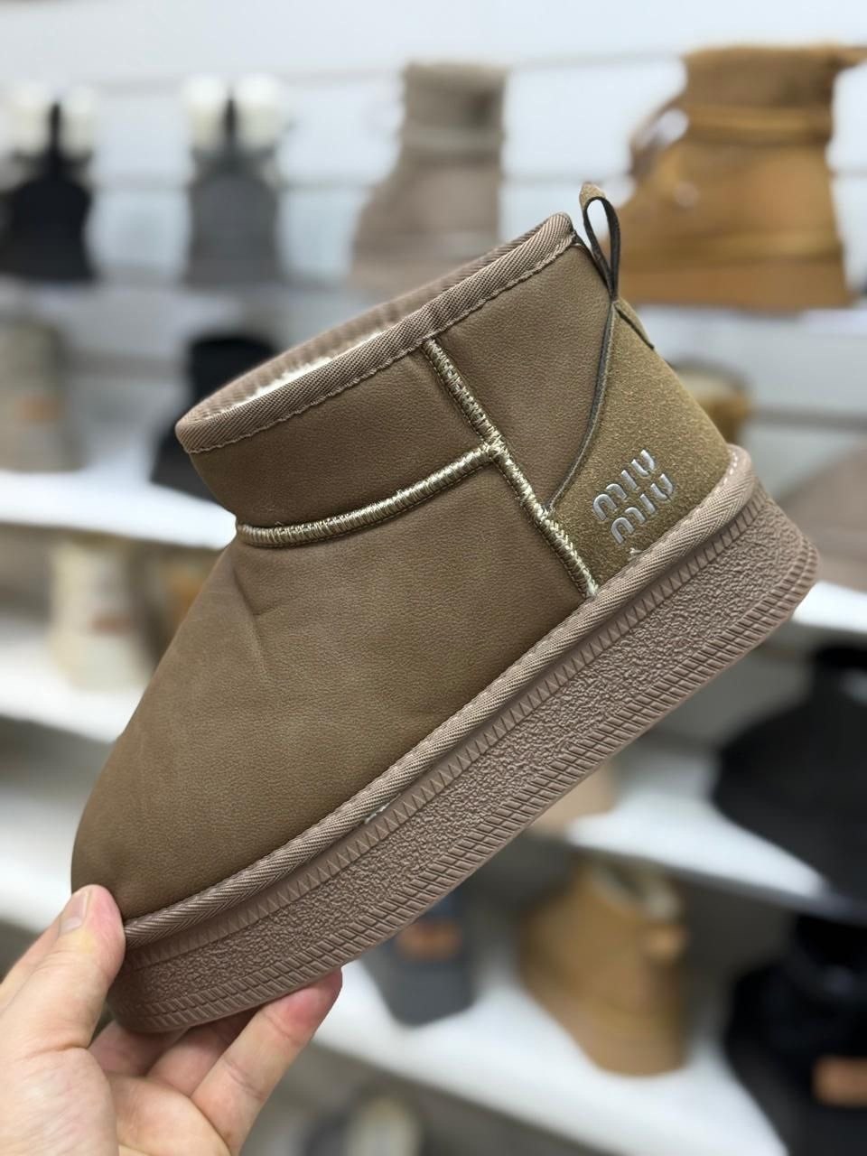 женские угги,,женская зимняя ,угги женские зимние,модные угги