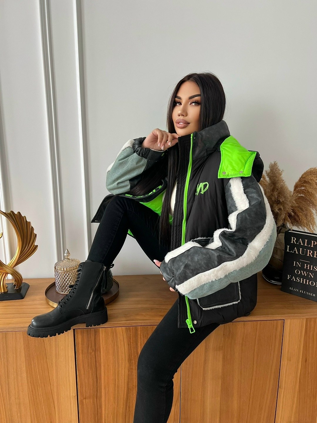 куртка стильная,куртки ,куртка,куртка комбинированная,женская куртка