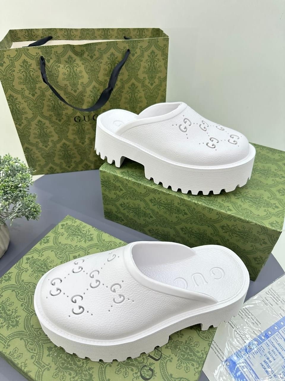 гуччи резиновые сабо,шлепки gucci женские белые,,шлепки gucci женские,сабо гуччи на платформе