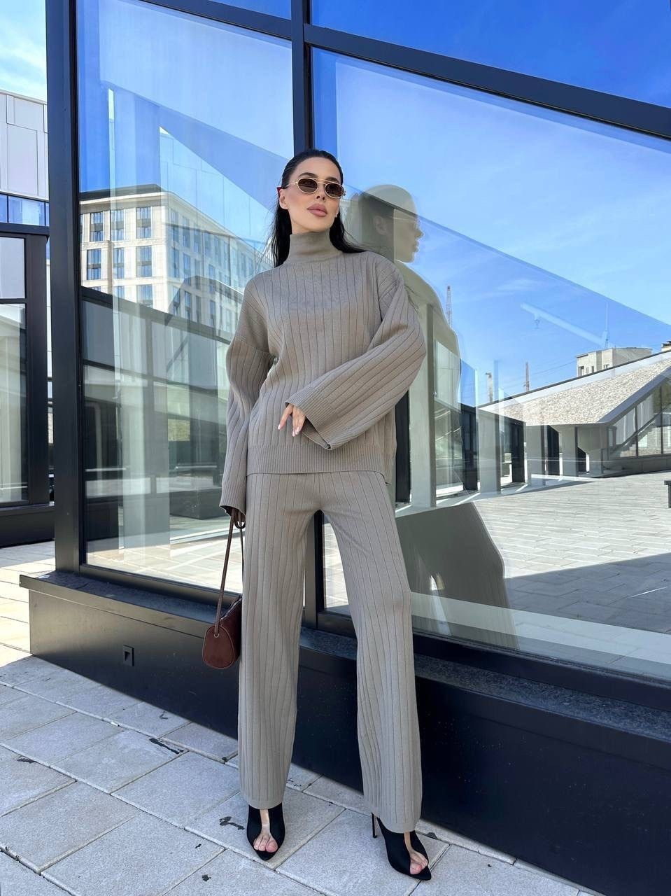 трикотажные костюмы,женский костюм вязаный,трикотажные костюмы женские,вязаные костюмы,костюмы брючные