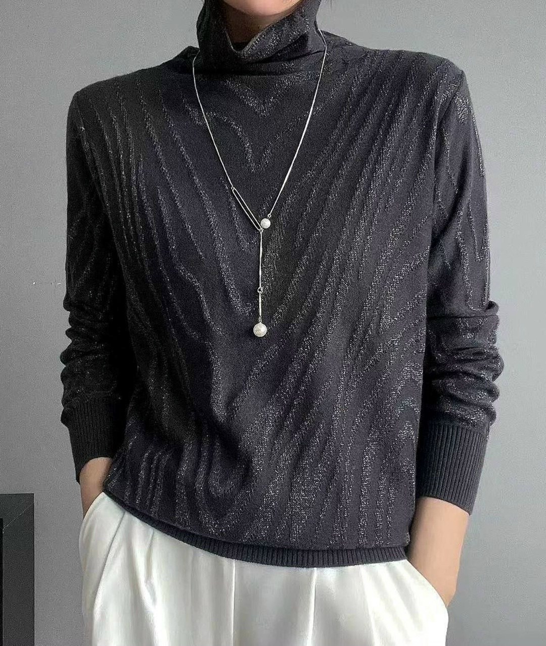 повседневные брюки,джемпер свободного кроя,джемпер и брюки,модные брюки,брюки зауженные