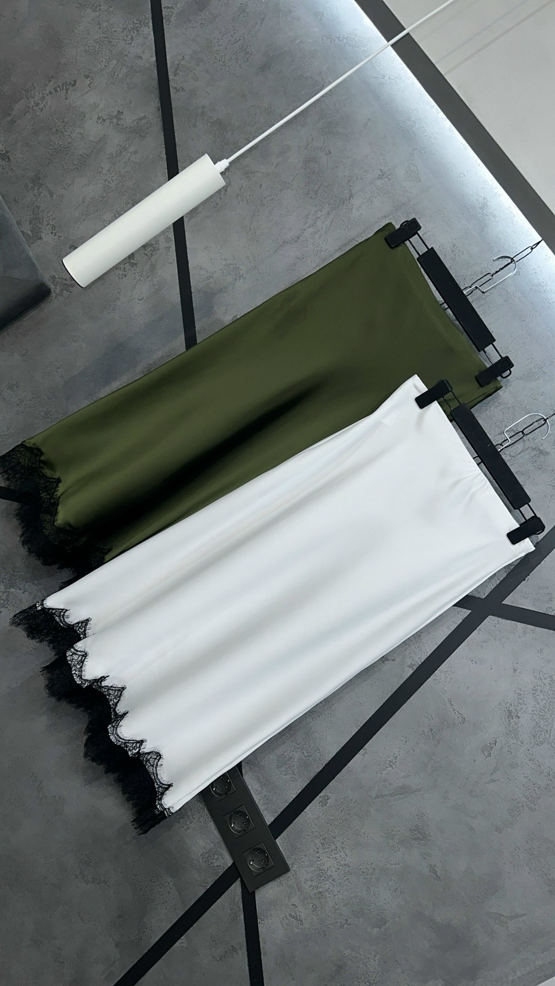 юбка атласная,зеленая шелковая юбка,юбка женская,юбка,атласная юбка с кружевом