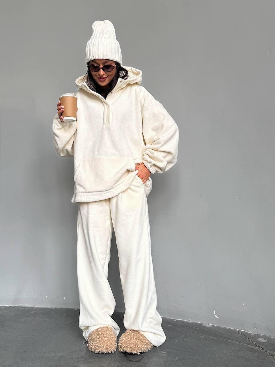 спортивные костюм,женский спортивный костюм,стильные костюмы,трикотажные костюмы,женский костюм на флисе