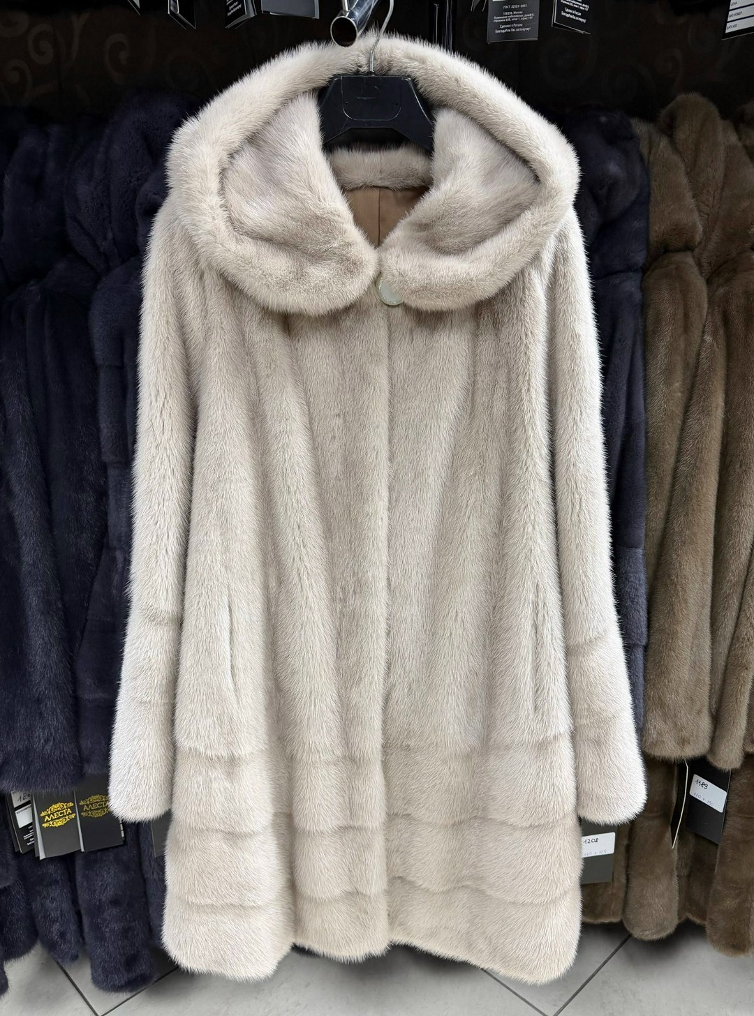 женская шуба из натурального меха норки с,норковая шуба,шуба норковая с капюшоном,шуба норка,норковая шуба светлая