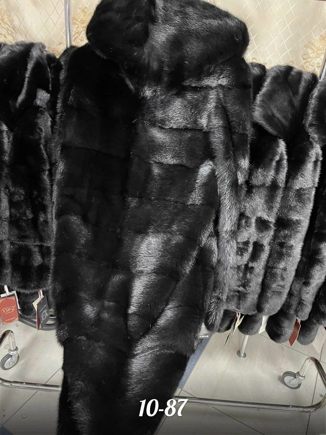 шуба норка,шуба норковая с капюшоном,шуба норковая,черная норковая шуба,шуба женская