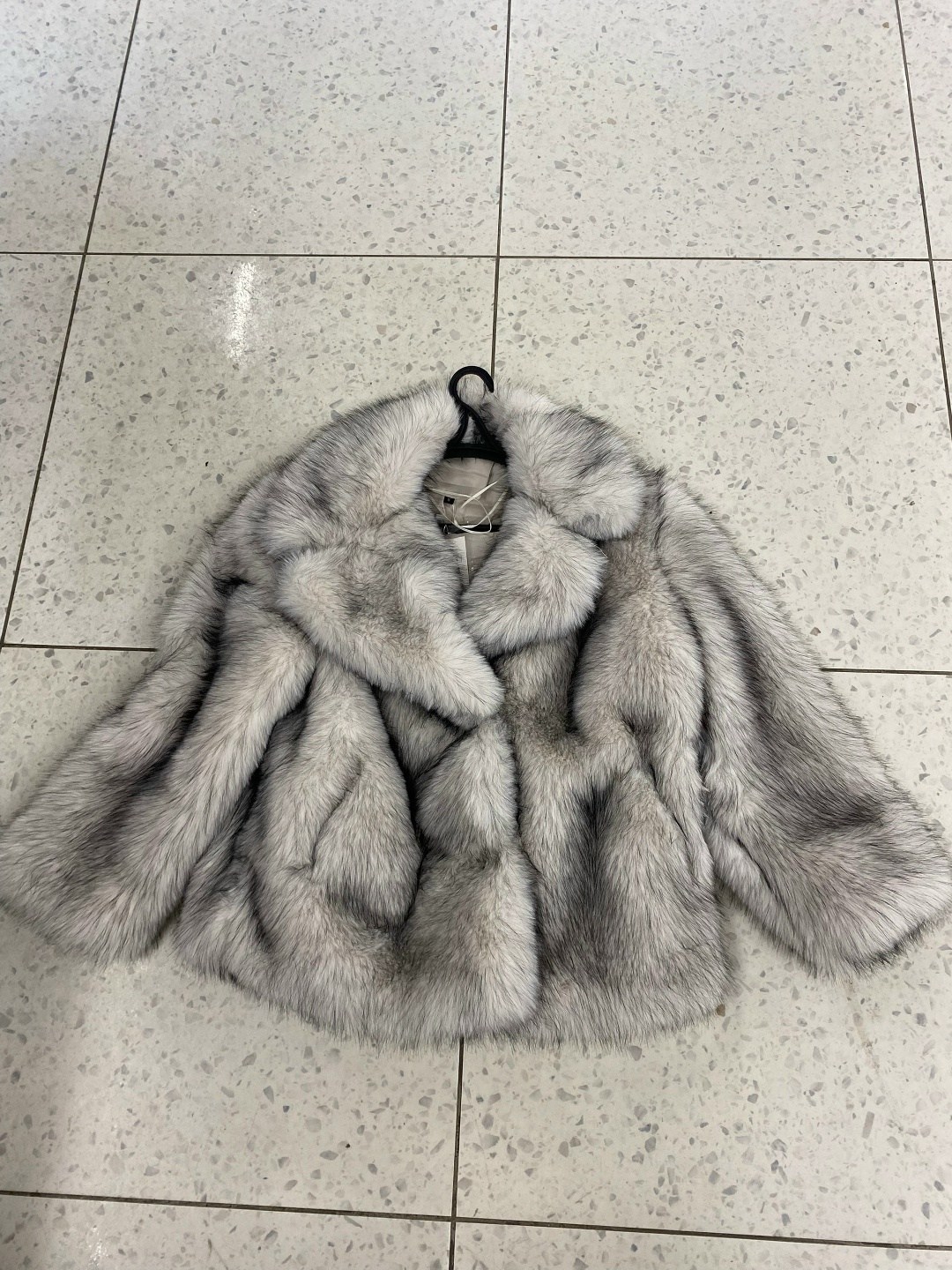 шуба из натурального меха,женская шуба,женская шуба из натурального лисьего меха,меховая куртка,короткая шуба
