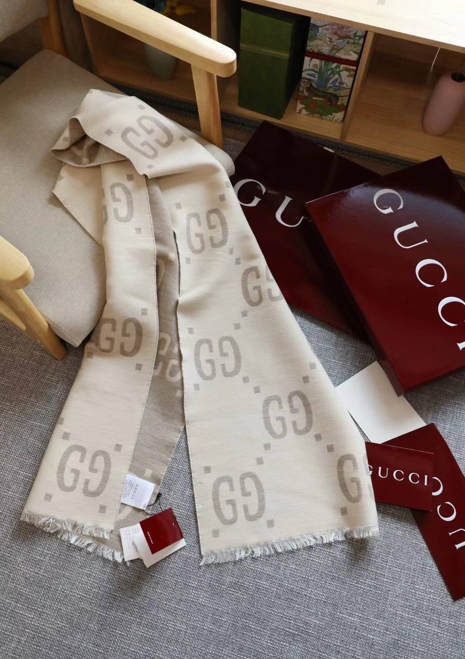 шарф gucci,палантин gucci,шарф гуччи,шарф женские,модные шарфы