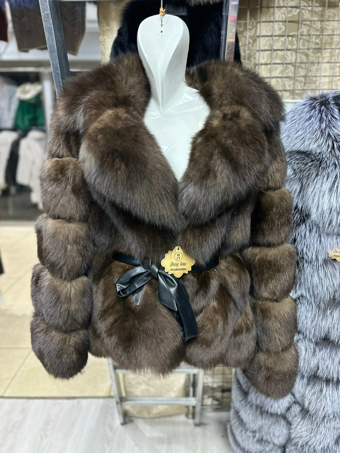 шуба из чернобурки,шуба из чернобурой лисы,шуба чернобурка,полушубок из чернобурки,чернобурка мех