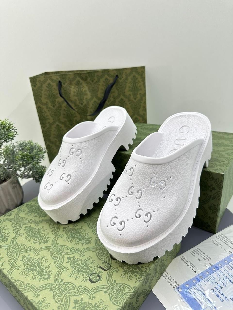 гуччи резиновые сабо,шлепки gucci женские белые,,шлепки gucci женские,сабо гуччи на платформе