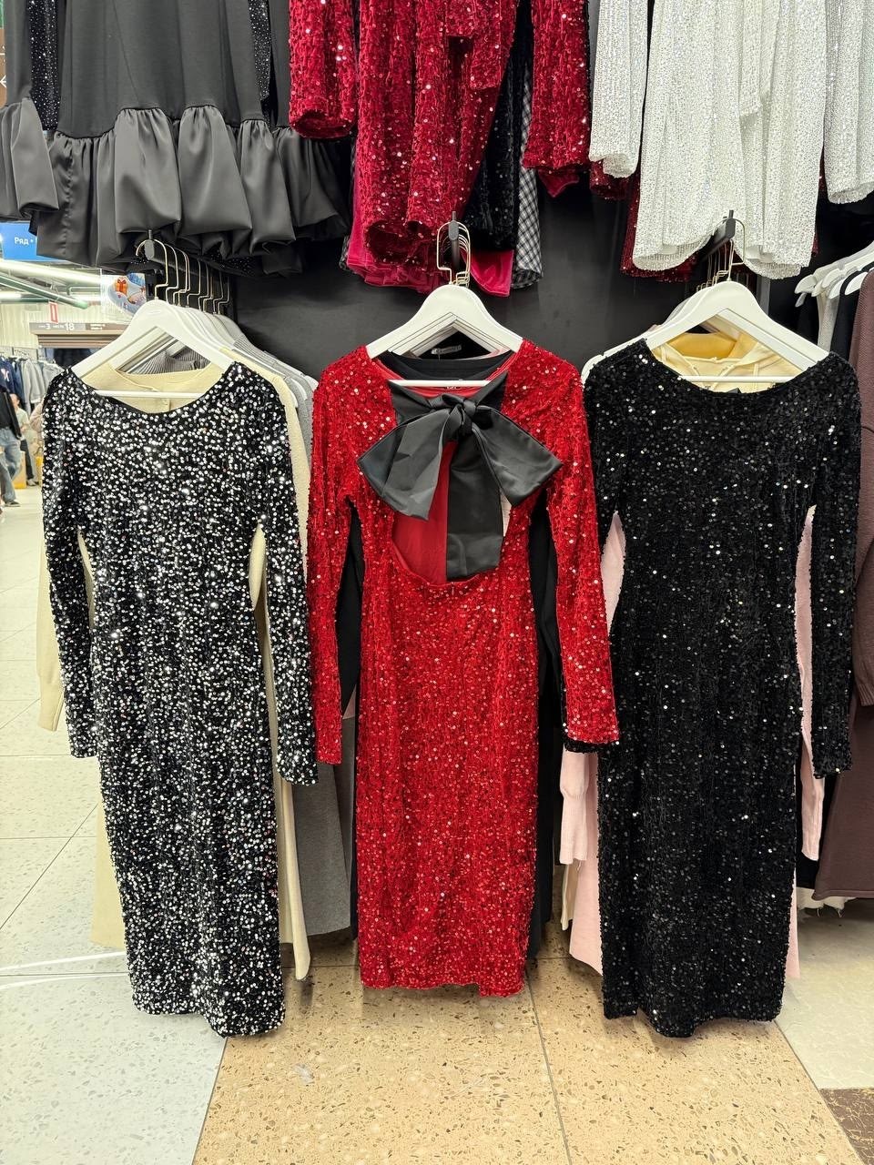 вечернее платье с блестками,вечернее платье с открытой спиной,платье с блестками,модное вечернее платье,вечернее платье с пайетками