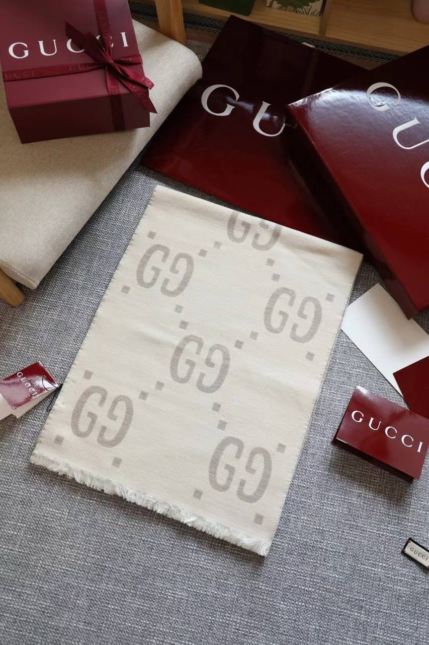шарф gucci,палантин gucci,шарф гуччи,шарф женские,модные шарфы