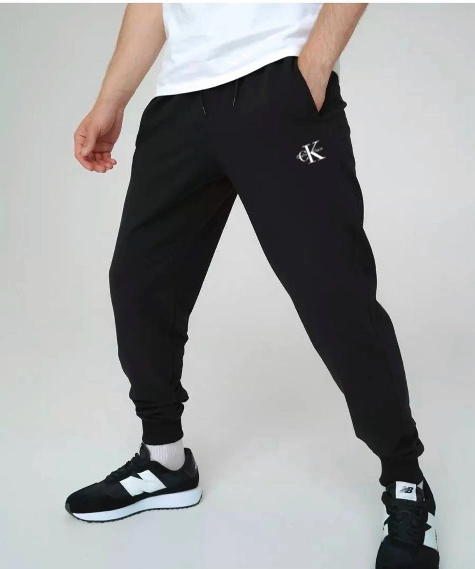 nike club cuffed joggers in black,спортивные штаны найк мужские,брюки спортивные джоггеры найк,джоггеры найк,штаны найк асос
