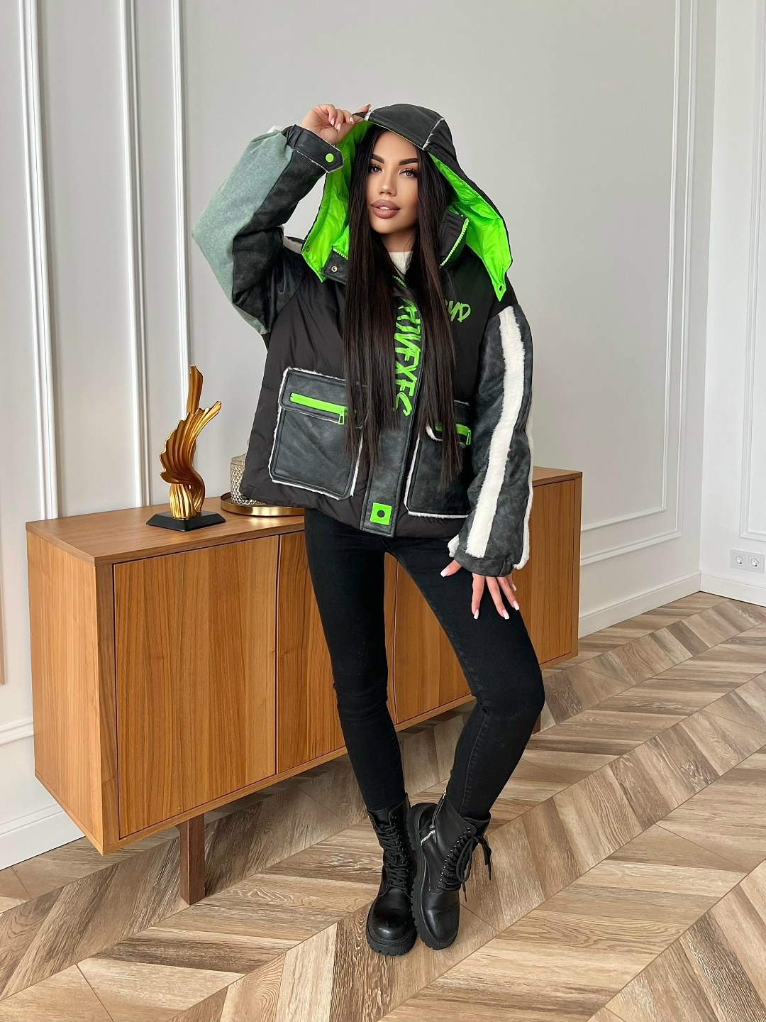 куртка стильная,куртки ,куртка,куртка комбинированная,женская куртка