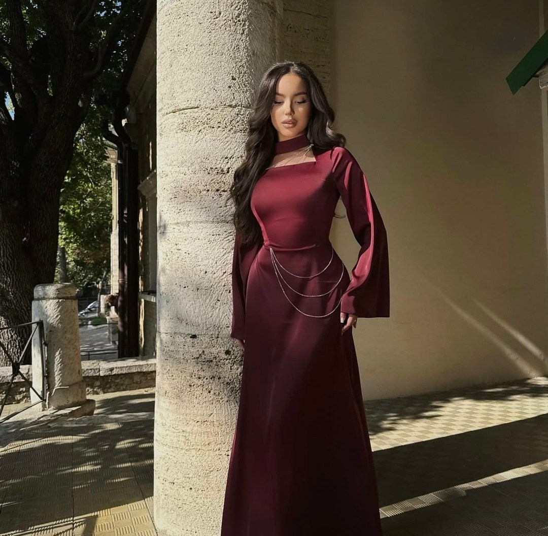 атласное платье,бордовое платье,платье,длинное платье,вечернее платье