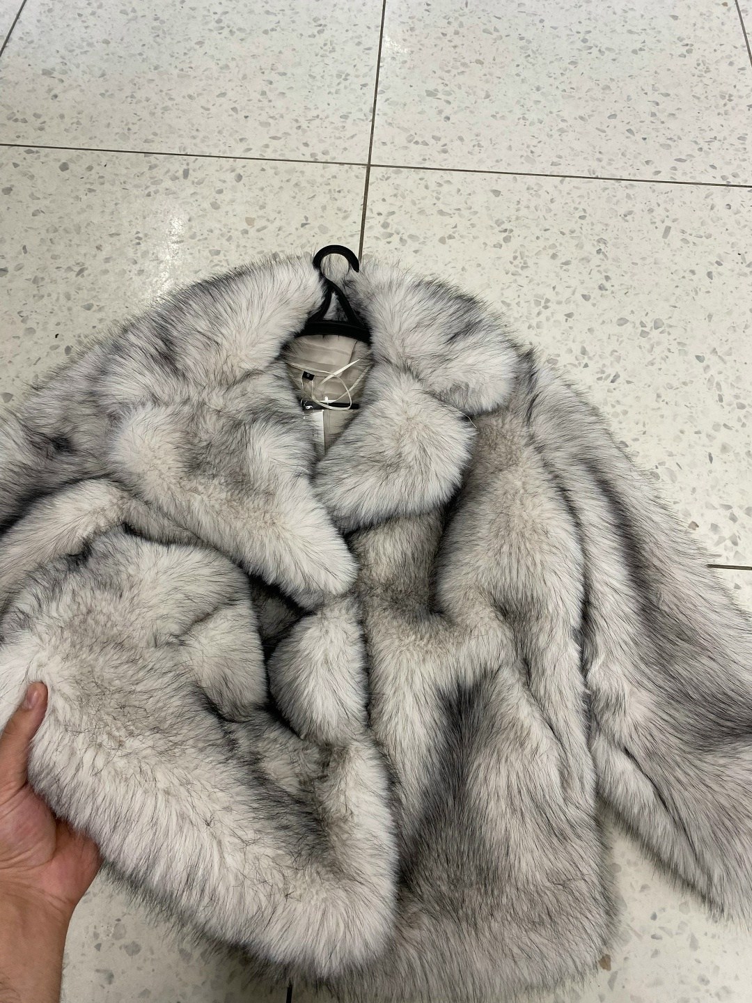 шуба из натурального меха,женская шуба,женская шуба из натурального лисьего меха,меховая куртка,короткая шуба